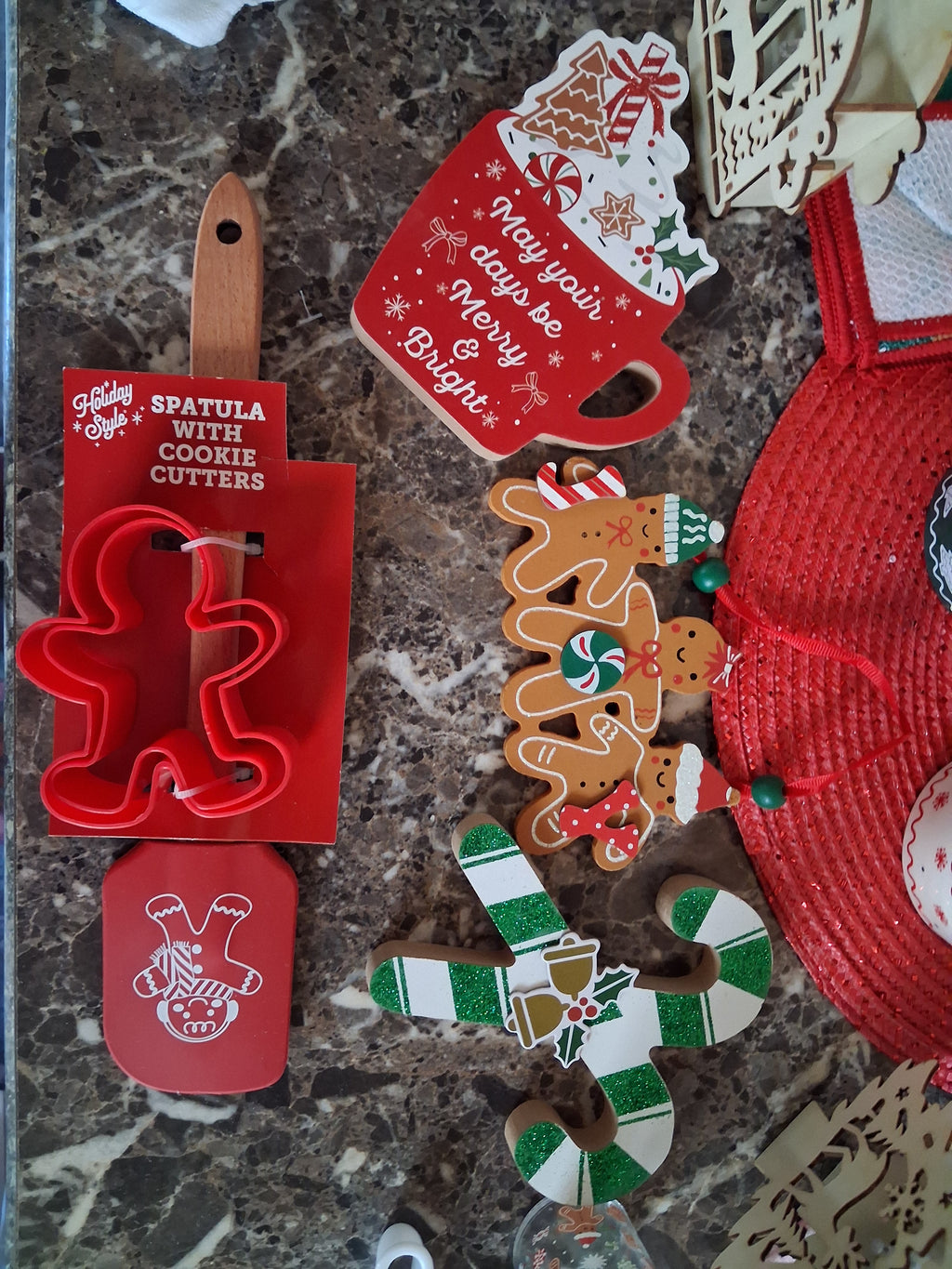 The Joyful Christmas Mystery Scoop!