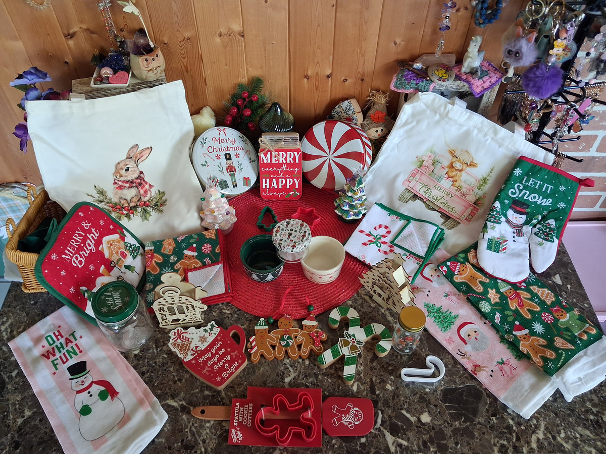 The Joyful Christmas Mystery Scoop!