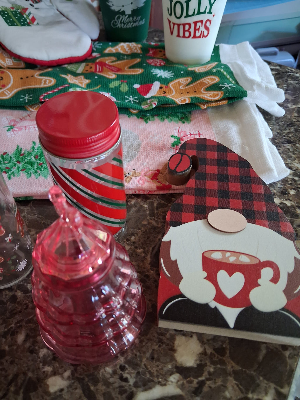 The Joyful Christmas Mystery Scoop!