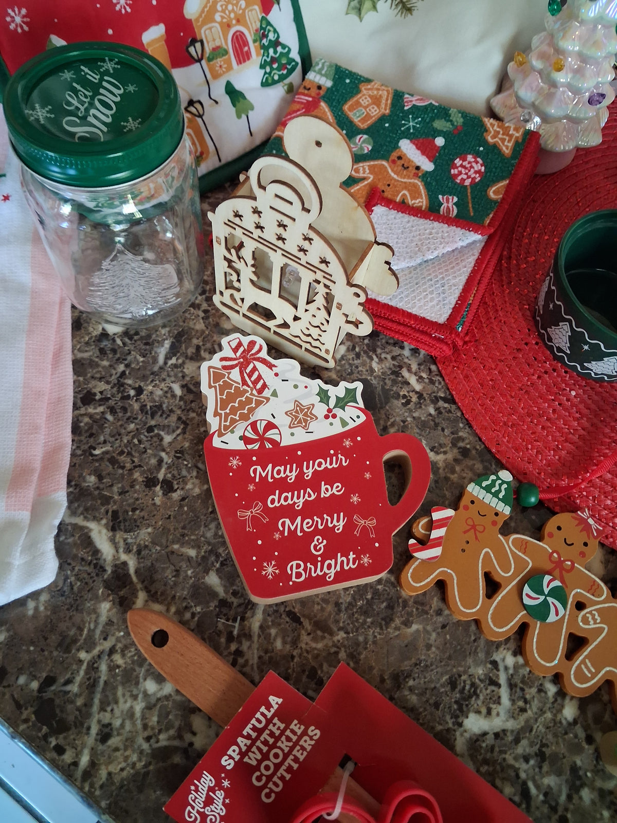 The Joyful Christmas Mystery Scoop!