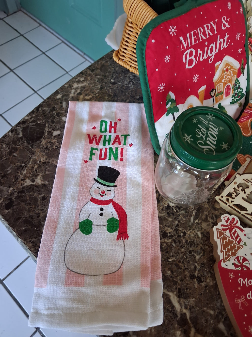 The Joyful Christmas Mystery Scoop!