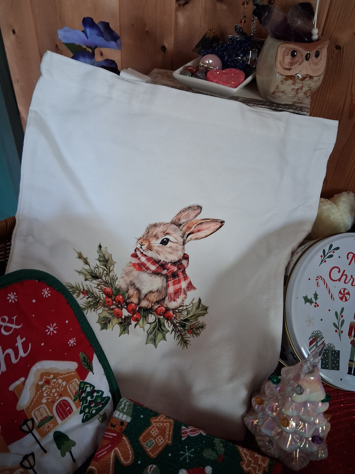 The Joyful Christmas Mystery Scoop!